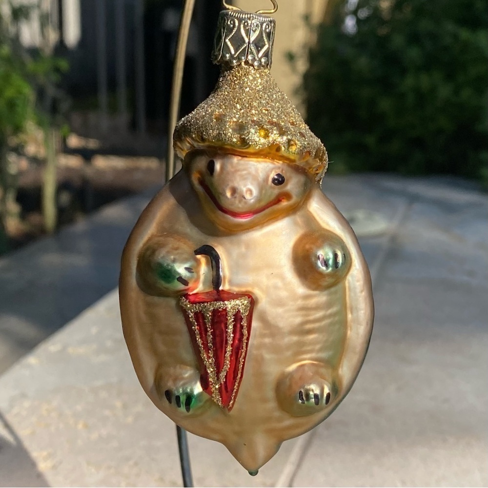 VERY RARE Inge-Glas Green Turtle Gold Cap With Red Umbrella Glass Ornament